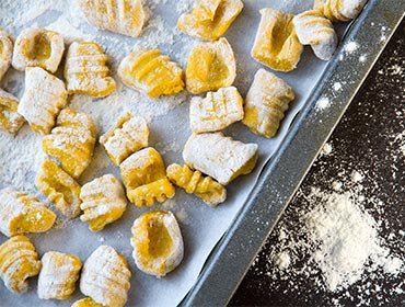 Bobby Bräuer kocht: Gnocchi mit Pesto